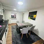 Monteure-business - 2x Mit Kueche, 1x Uebernachtungszimmer - Wlan-parkplatz-waschmaschine Apartament Groß-Umstadt