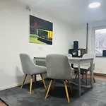 Monteure-business - 2x Mit Kueche, 1x Uebernachtungszimmer - Wlan-parkplatz-waschmaschine Apartament