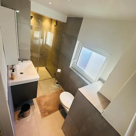 Apartament Monteure-business - 2x Mit Kueche, 1x Uebernachtungszimmer - Wlan-parkplatz-waschmaschine *