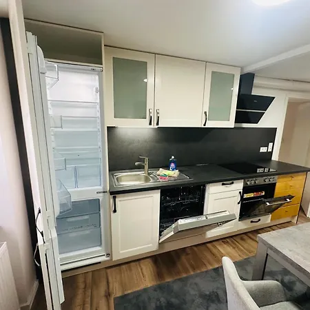 Monteure-business - 2x Mit Kueche, 1x Uebernachtungszimmer - Wlan-parkplatz-waschmaschine 아파트 *