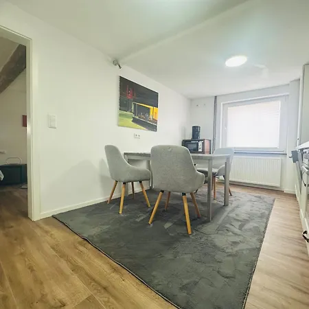 Monteure-business - 2x Mit Kueche, 1x Uebernachtungszimmer - Wlan-parkplatz-waschmaschine *