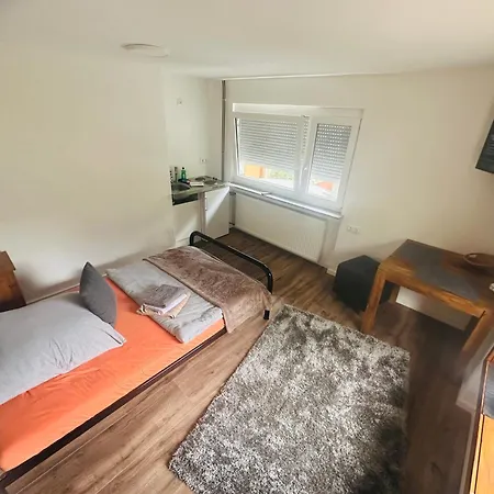 Monteure-business - 2x Mit Kueche, 1x Uebernachtungszimmer - Wlan-parkplatz-waschmaschine *