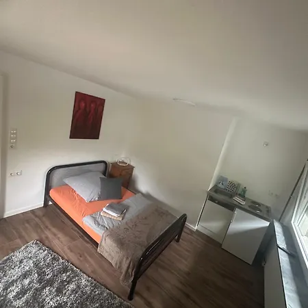 Monteure-business - 2x Mit Kueche, 1x Uebernachtungszimmer - Wlan-parkplatz-waschmaschine Groß-Umstadt