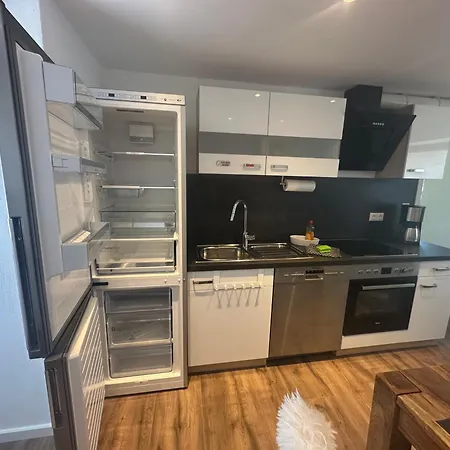 Monteure-business - 2x Mit Kueche, 1x Uebernachtungszimmer - Wlan-parkplatz-waschmaschine *